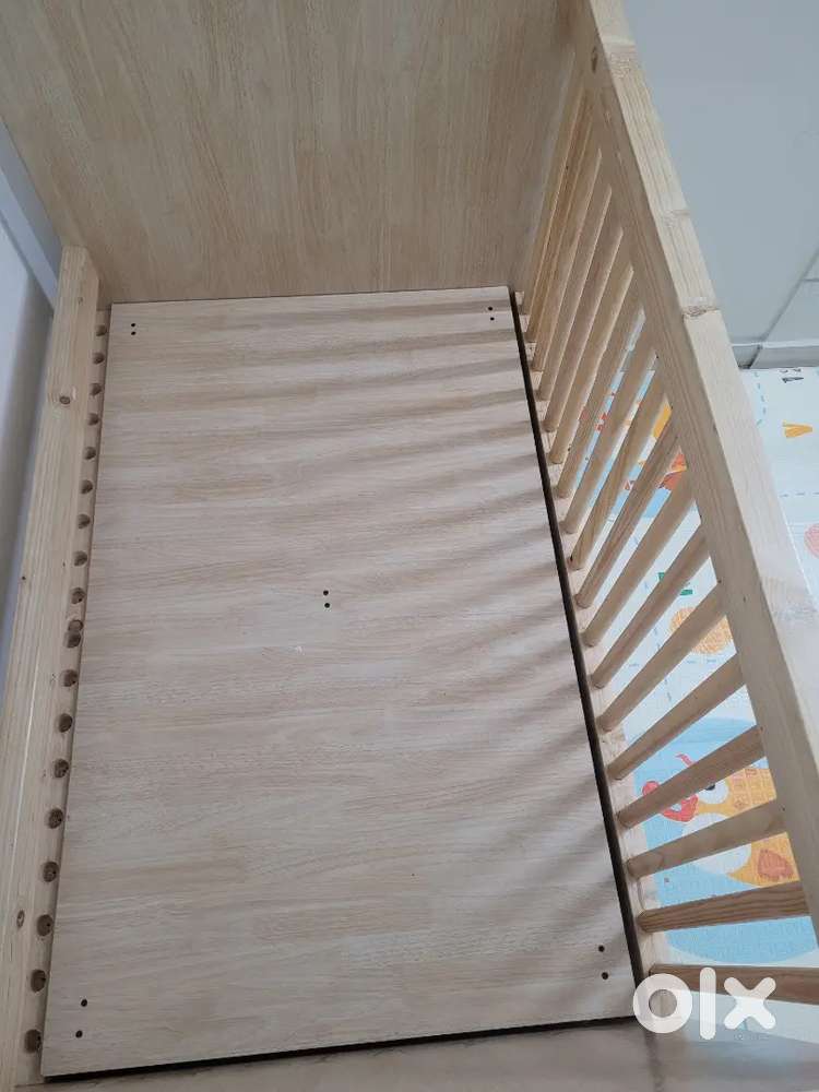 Baby bed / crib made for twins or single baby upto 4 years
