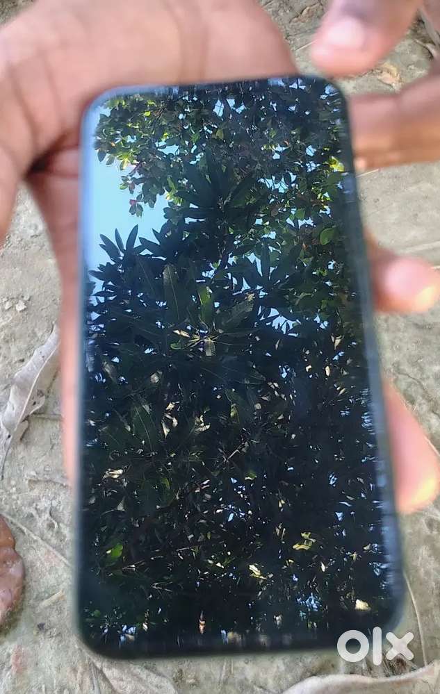 iPhone 13 5g 74%health bill ke sath