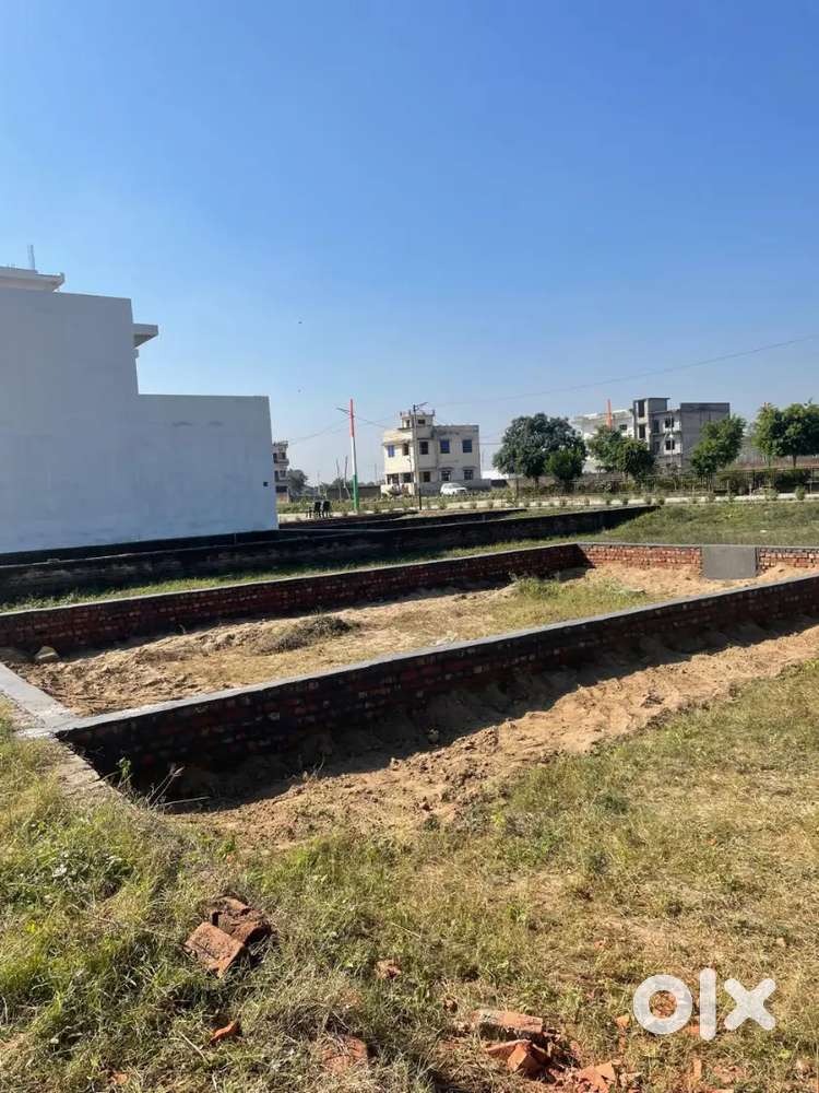 Very prime loction just 20mtr from ring road gated society