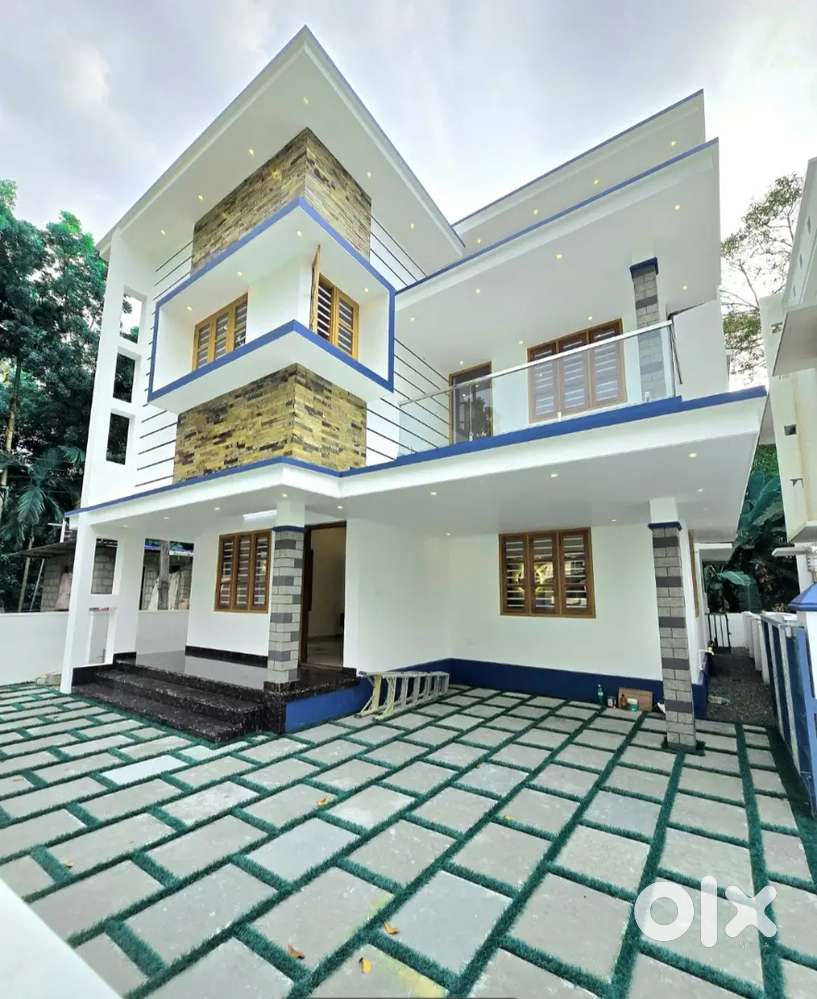 4.3 CENT 1800 SQFT 3BED ROOMS NEWLY IN VARAPUZHA NEAR KONGORPILLY