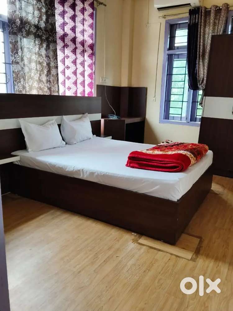 15 Room fully furnished guest house down town hospital
