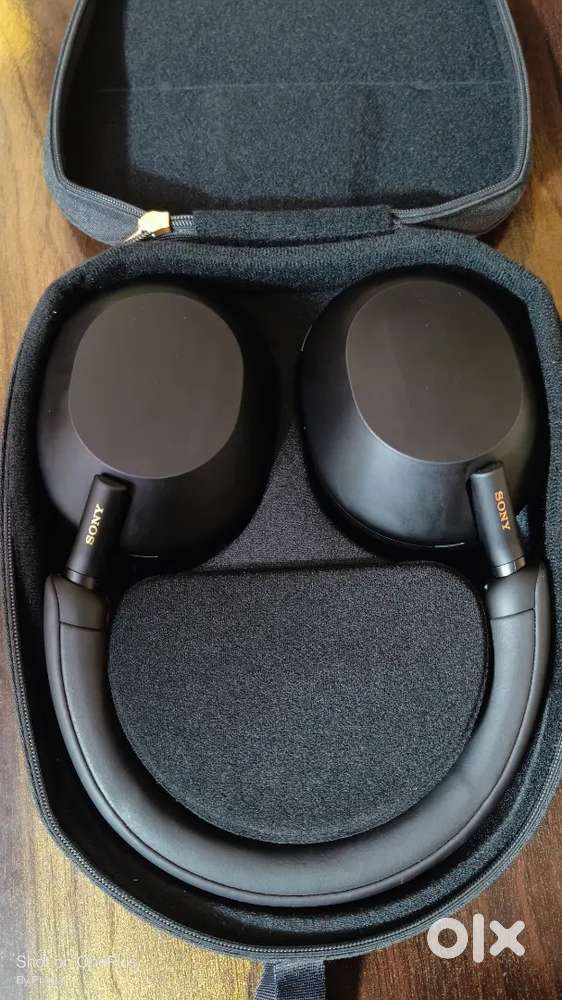 Sony headphone WH1000XM5 best new condition
