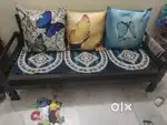 1 year old sofa set 3+2