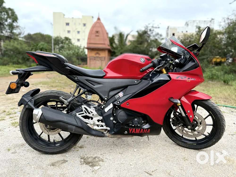Yamaha R15 V4