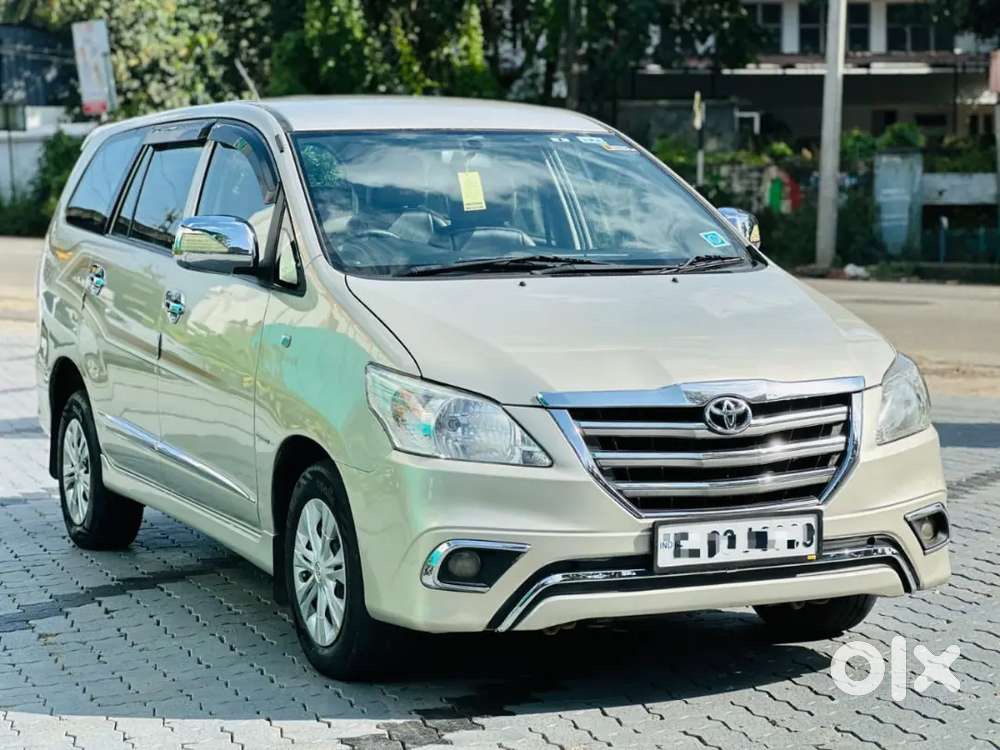 Toyota Innova 2016