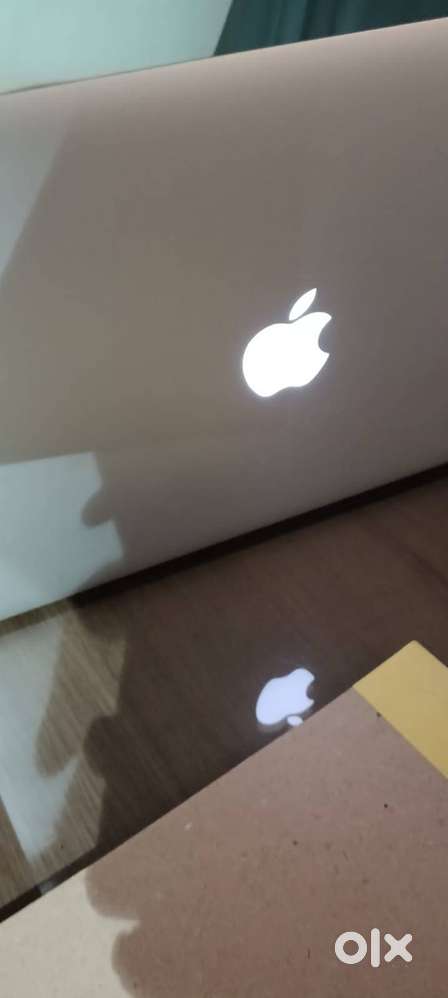 macbook 18k 2017 model 256 GB