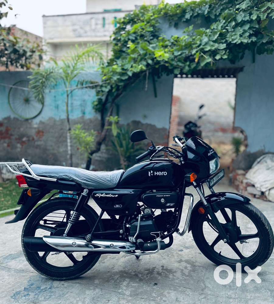 Splendor plus z black showroom condition only 12500 km new tyres