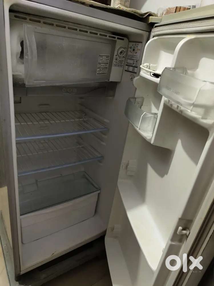 LG fridge in Mint condition 175-185Litre