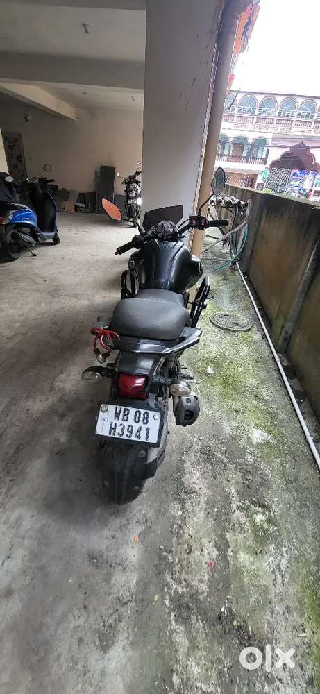 Well condition with mount for the saddle bags