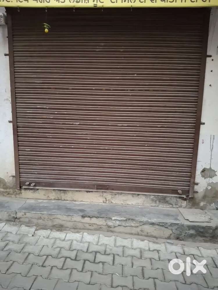 Shop for rent in mehna chownk near R.O water plant