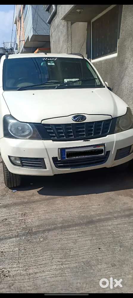 Mahindra quanto c8 
4 tayer new
Good condition