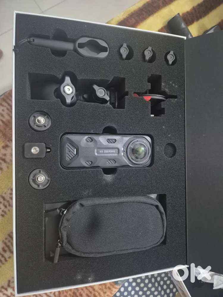 Insta 360 X4 Motor Bundle with Invisible stick and extra battery