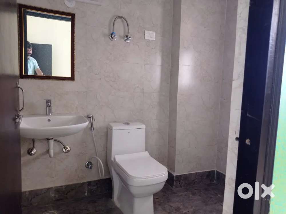 2bhk semi furnished flat available for rent