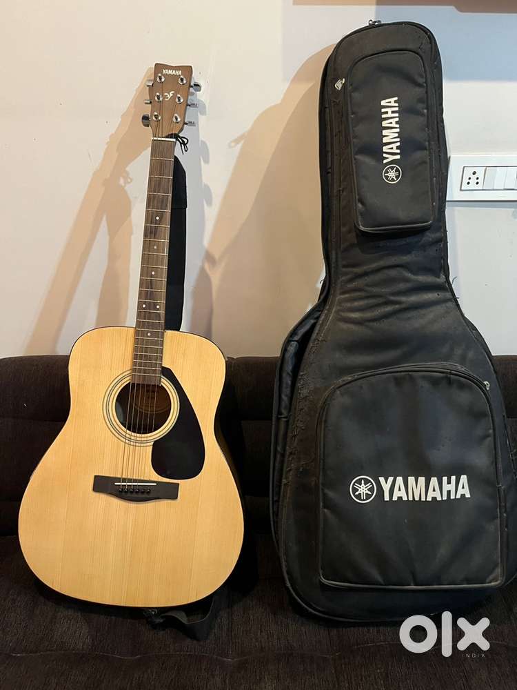 Yamaha F310 acaustic guitar & original bag
