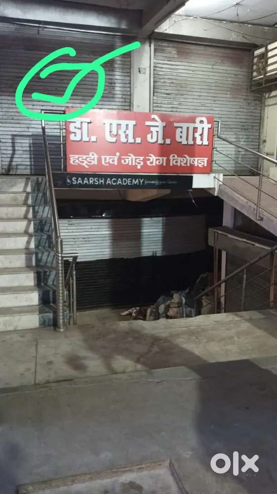 Prime shop location for rent  on hardoi road,thakurganj  kamakhya hosp