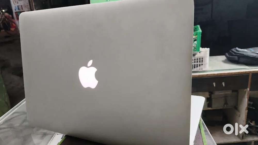 MacBook Air i5