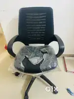 Rotatory wheel base office chair
