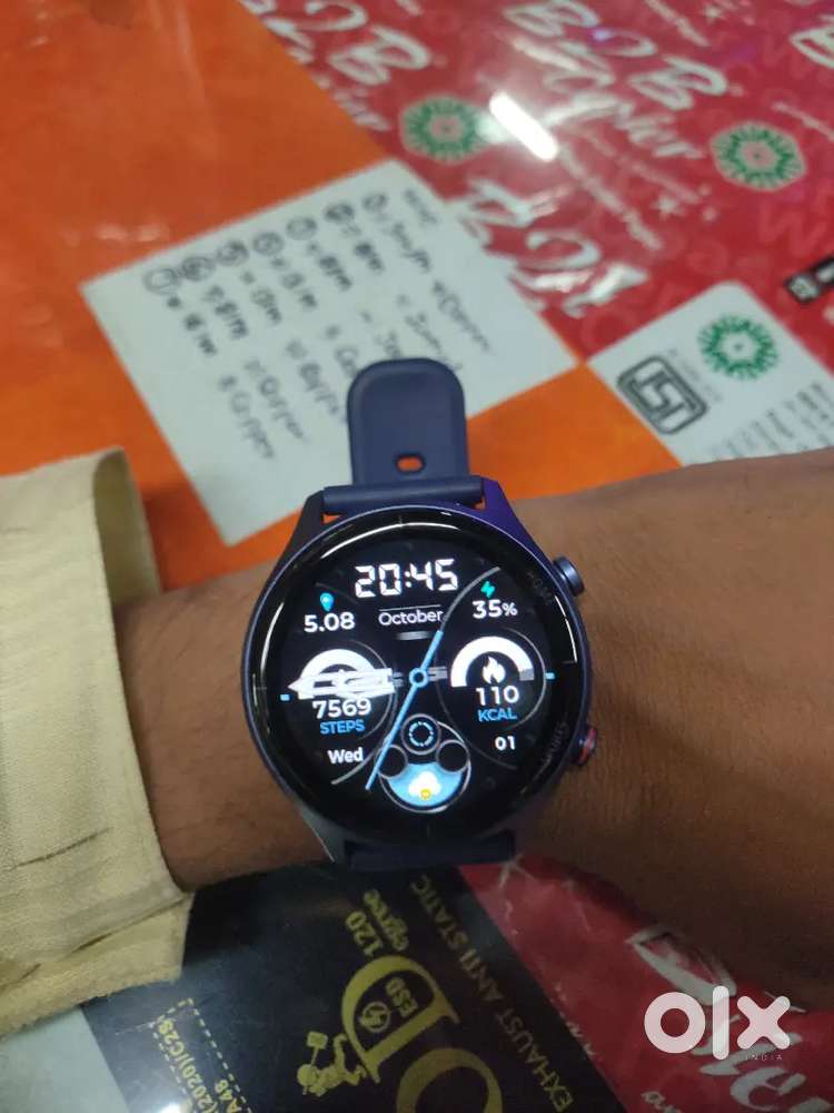 Noisefit twist smartwatch