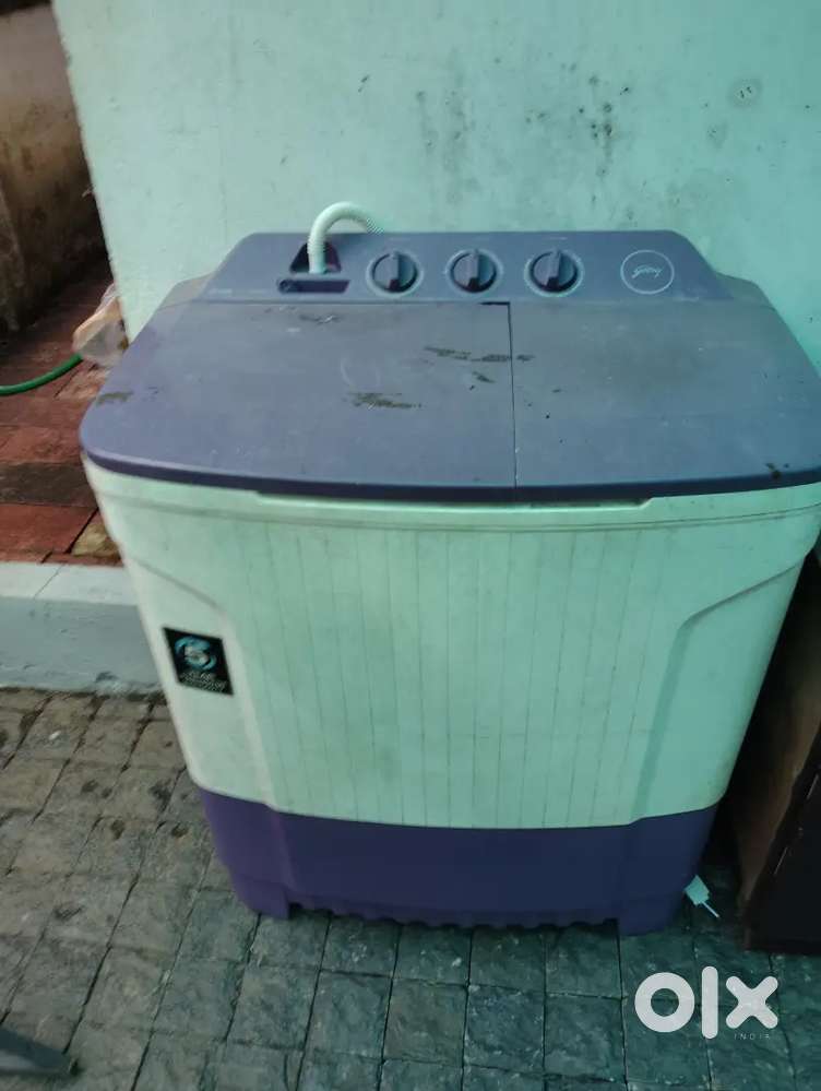 Semi automatic washing machine