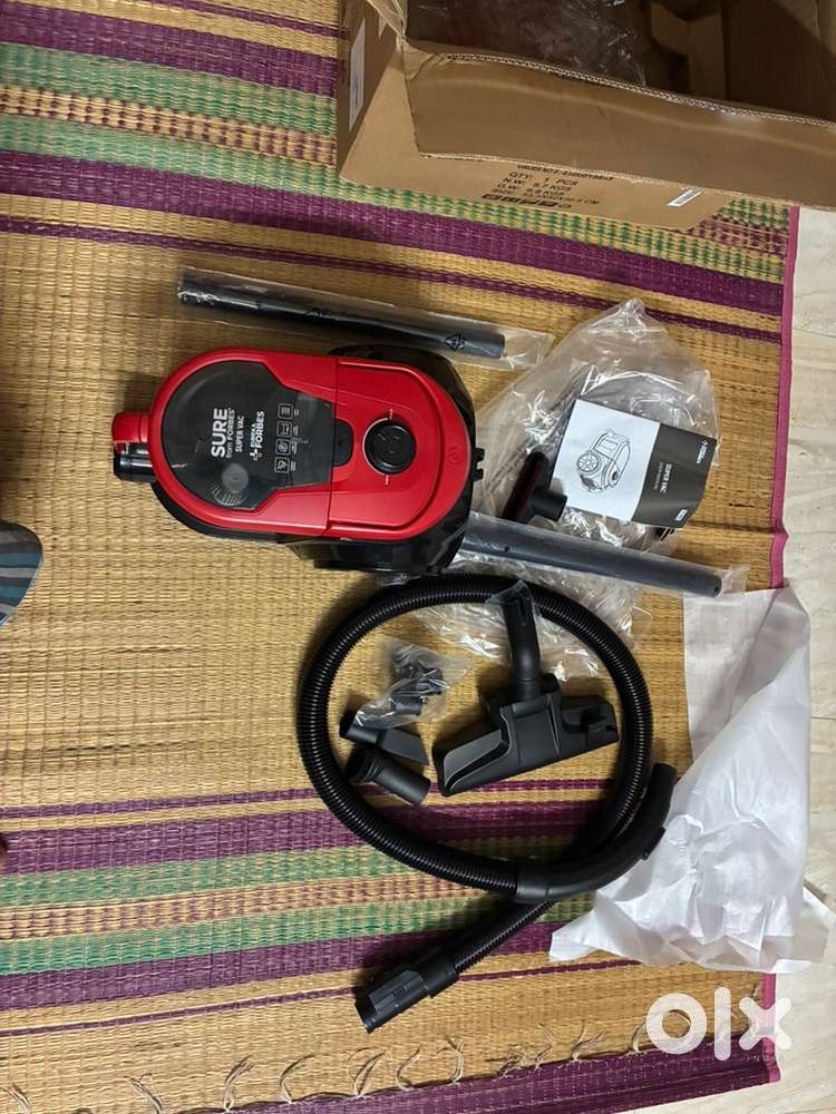 Eureka Vaccume cleaner, new below one month old. Used only once