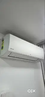 Daikin 1 Ton 3 Star Inverter Split AC – Good Condition Used for 1 year