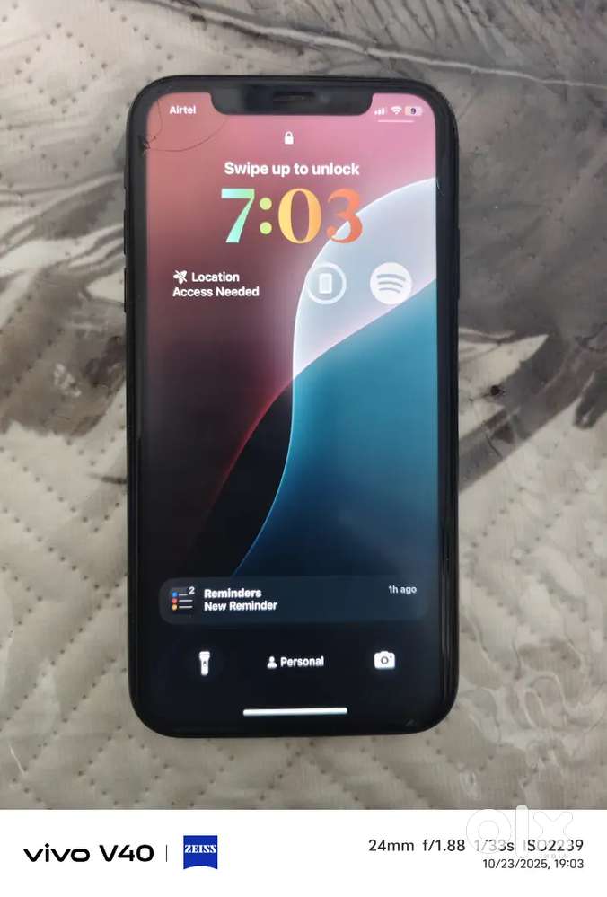 iPhone Xr all ok back glass broken only with box and charger