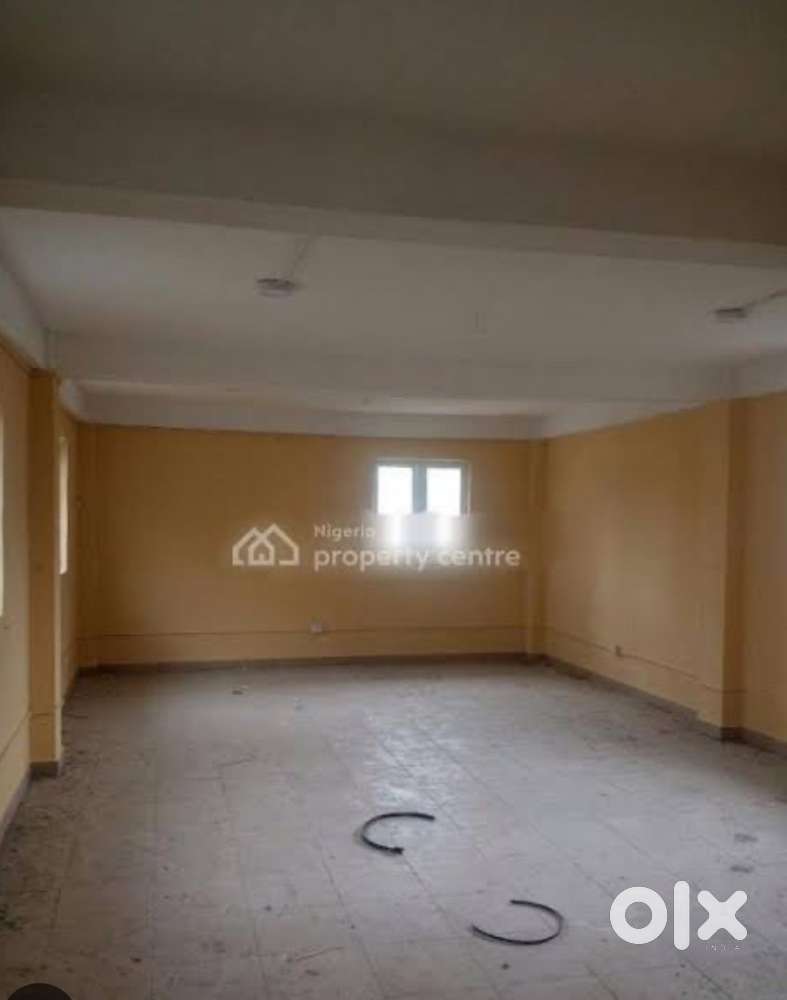 300sft office space for rent in a Busy running shopping centre in secb