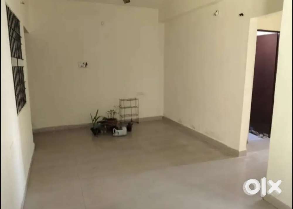 Available: Flats for rent 2 or 3 BHK in Chouhan Town amd Green Valley