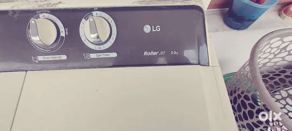 Semi automatic washing machine
