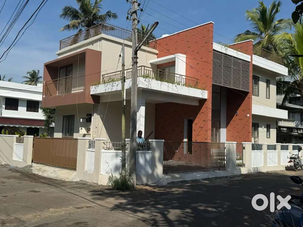 കിടിലൻ വില്ല 3 Bhk തൃപ്പൂണിത്തുറകടുത്