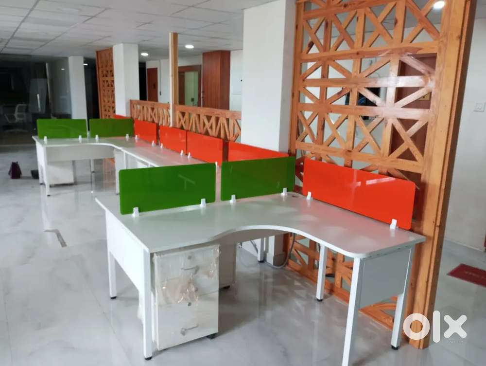 IT works computer tables