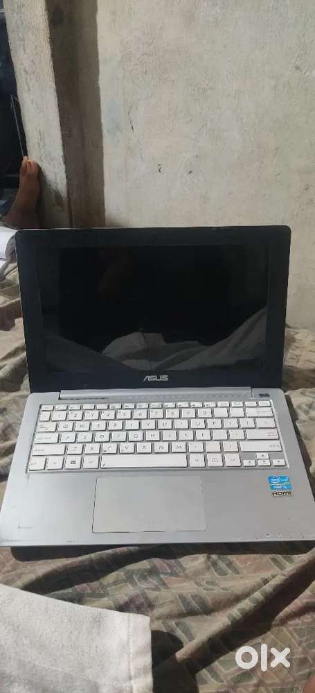 ASUS LAPTOP