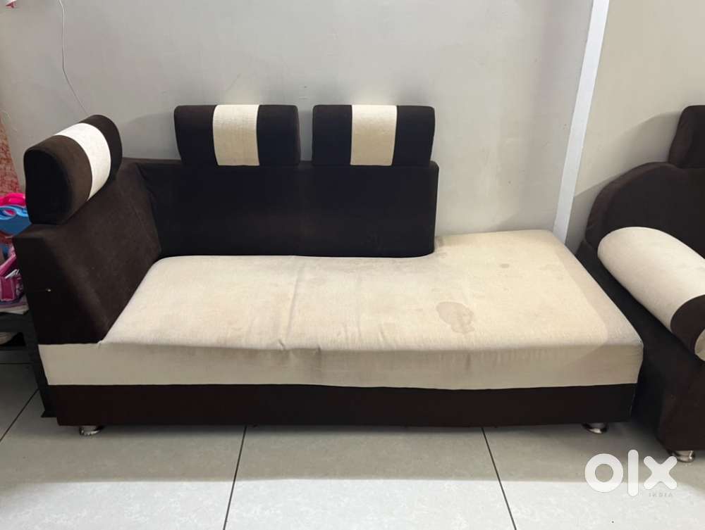 L shaped Sofa with centre table for 10000 in Chandkheda
