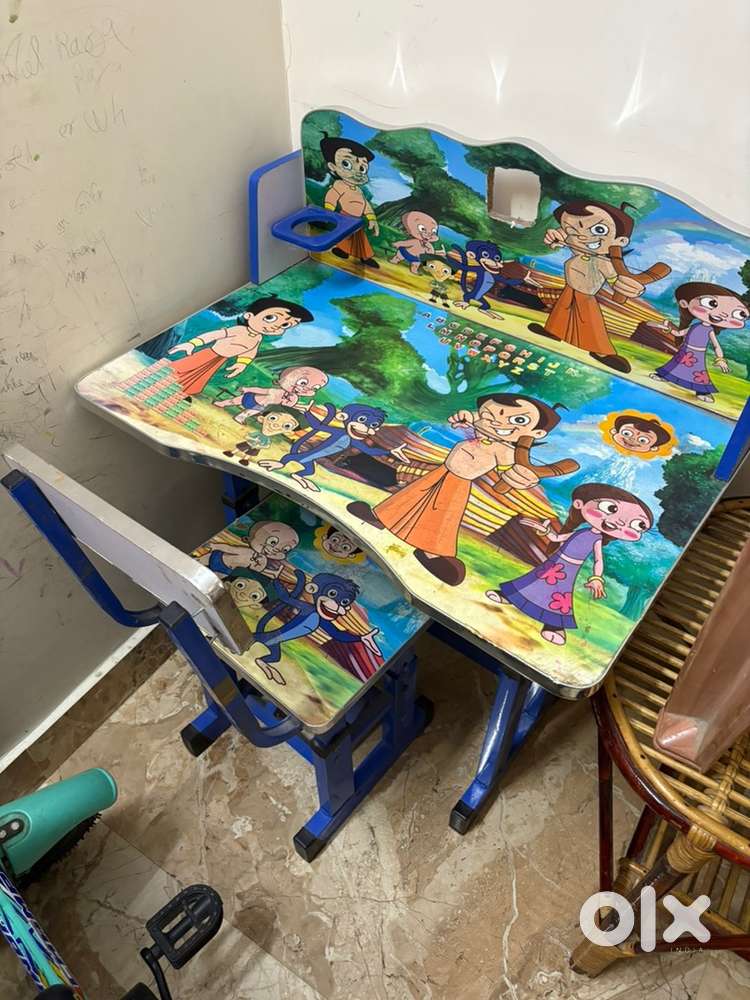Kids study table