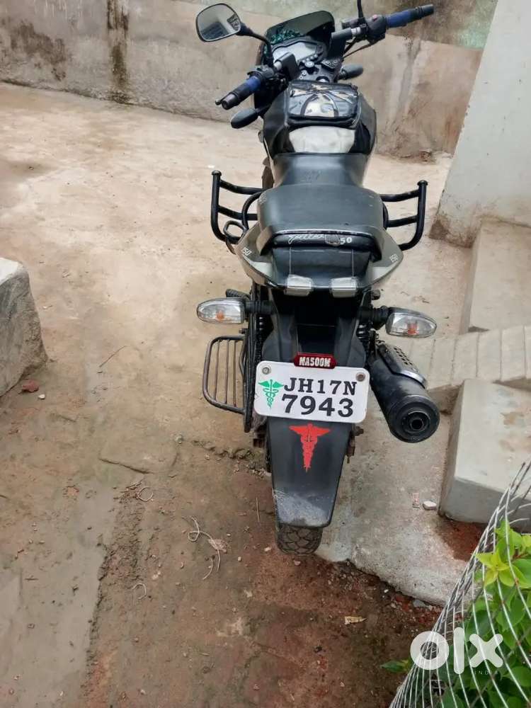 गाड़ी में एक रुपए खर्च नहीं है बिल्कुल नई है