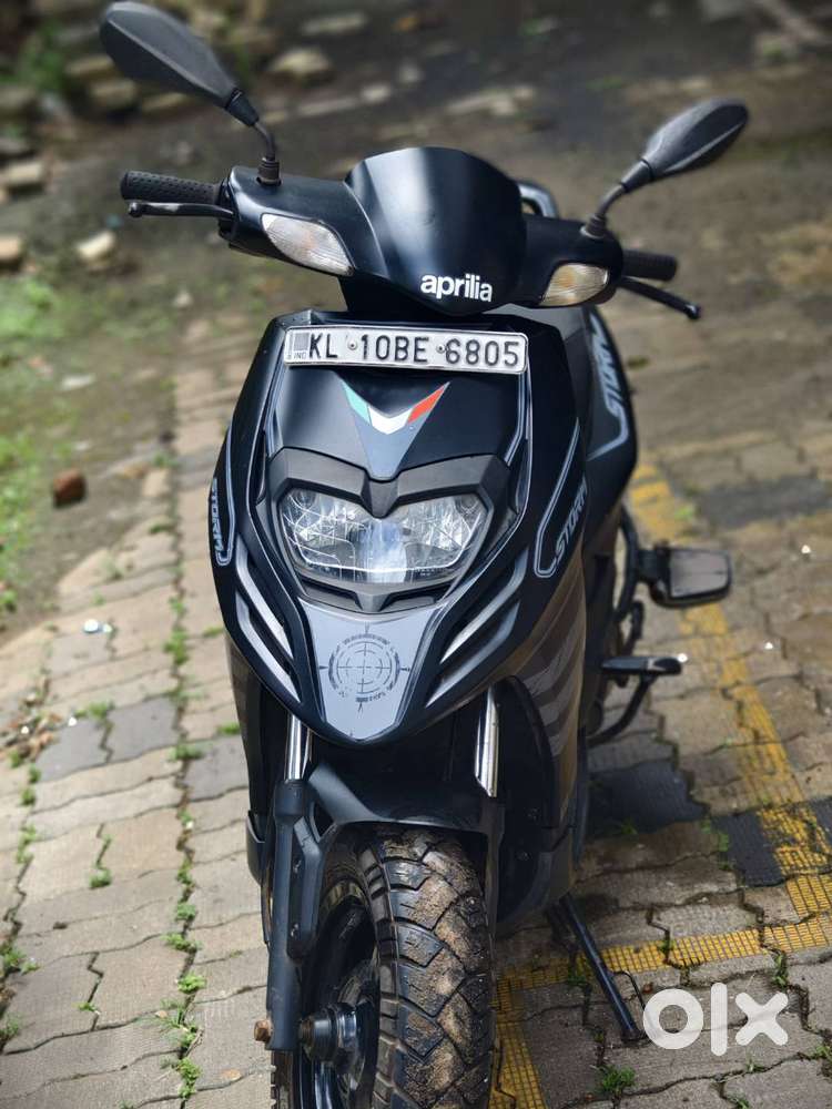 Aprilia storm 125