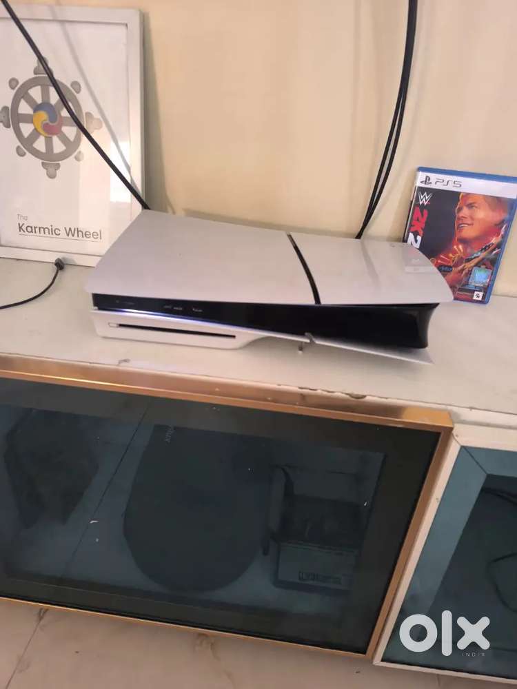 Ps 5 excellent condition 1 remote extra