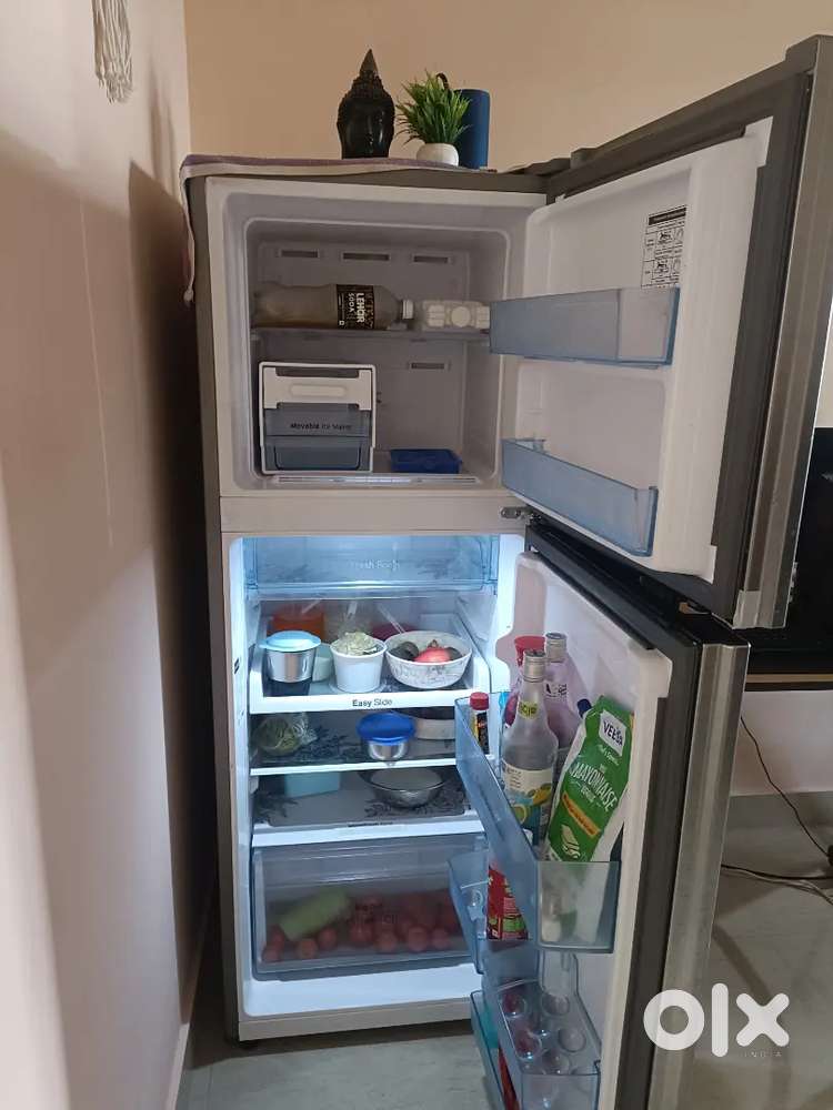 A 6 month old double door Samsung 236ltr Fridge Brand new Condition