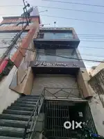 कॉम्प्लेक्स किराए से देना है 3 मंजिल का
