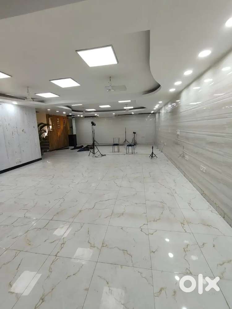 II DHRUVV GOHRI REAL ESTATE II 200 SQ YARD BASEMENT AVAILABLE FOR RENT