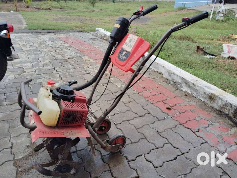 TWO STROKE ENGINE BABY WEEDER