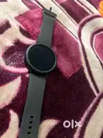 Samsung watch 4 with spigen cover