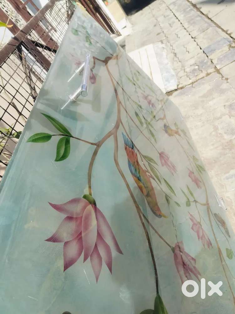 Tuffon glass Gate 6 फीट 10 इंच लंबाई 
3 फीट 10 इंच चौड़ाई