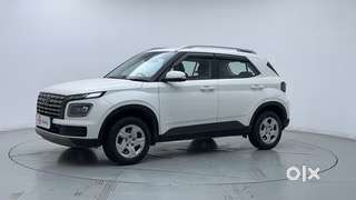 Hyundai Venue 2024 Petrol 14500 Km Driven