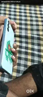 samsung galaxy 5g phone bill box sab aur hai aur charger bhi hai