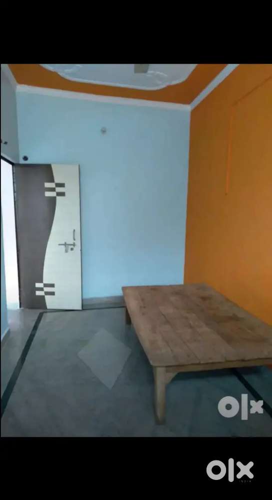 To let one room and separate bathroom. Kitchen nahi hai.