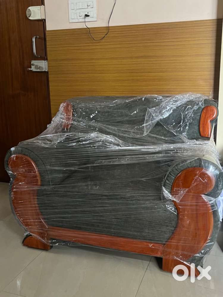 2 brand-new single seat sofas