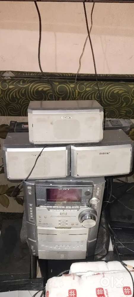 Sony music  only Amp 5.1 Bluetooth insid with remot 3saround speaker