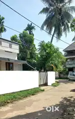 കൊല്ലം തിരുമുല്ലാവാരത്ത്  വീടും സ്ഥലവും വിൽപ്പനയ്ക്ക്