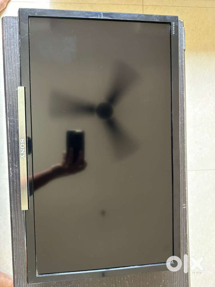  Sony BRAVIA 24-inch LED TV– Excellent Condition!